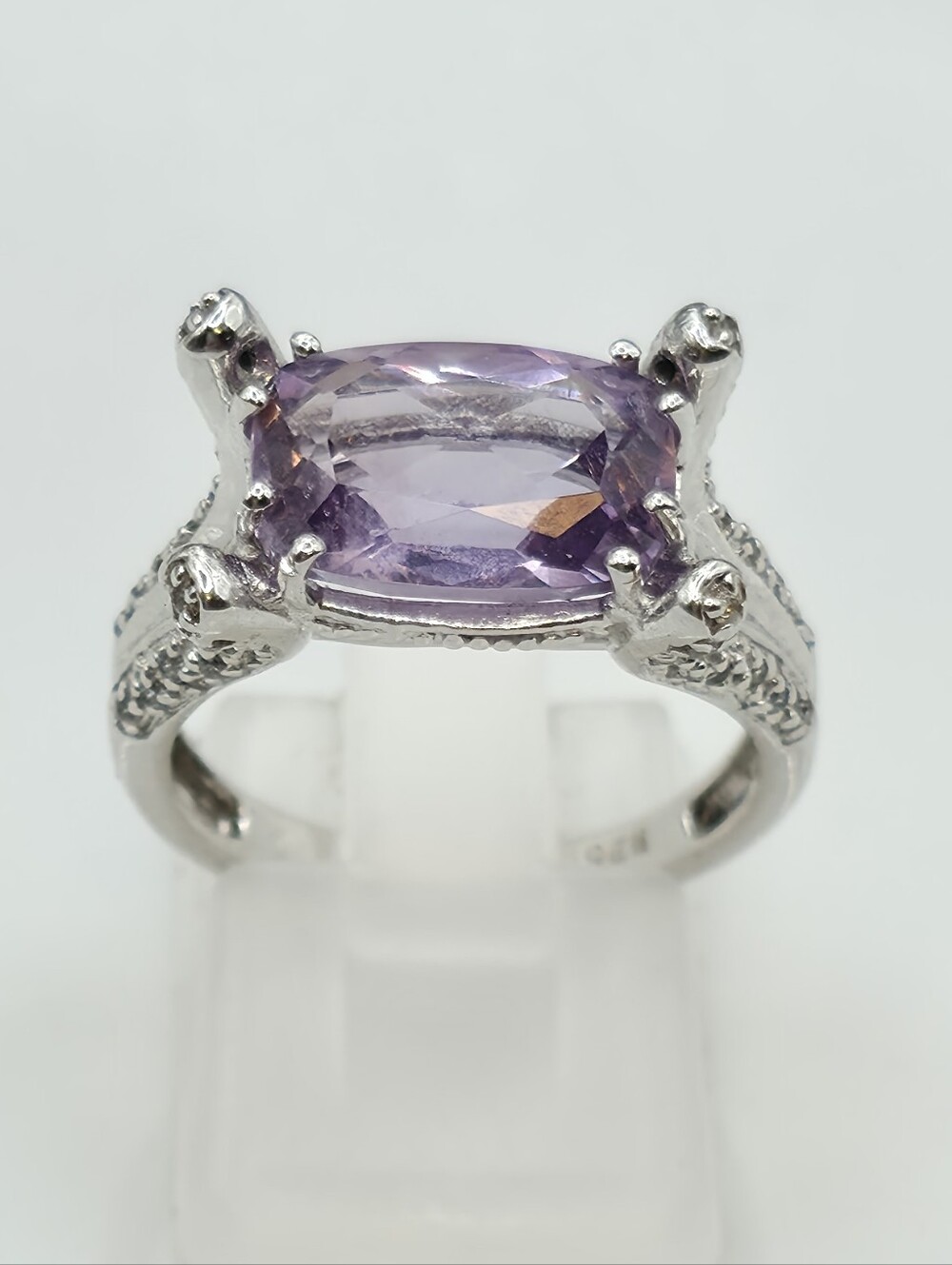NWOT Fabulous Art Deco Style Pale Lilac Amethyst And White Zircon Ring